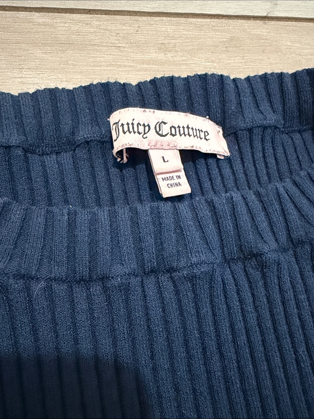Juicy Couture Ribbed Long-Sleeve Boatneck Shirt Navy Size Large - Picture 7 of 7